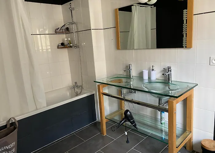 Grande Maison Pecheur. Centre *